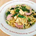 キャンプに☆塩焼きそば〜卵と魚肉ソーセージと菜の花